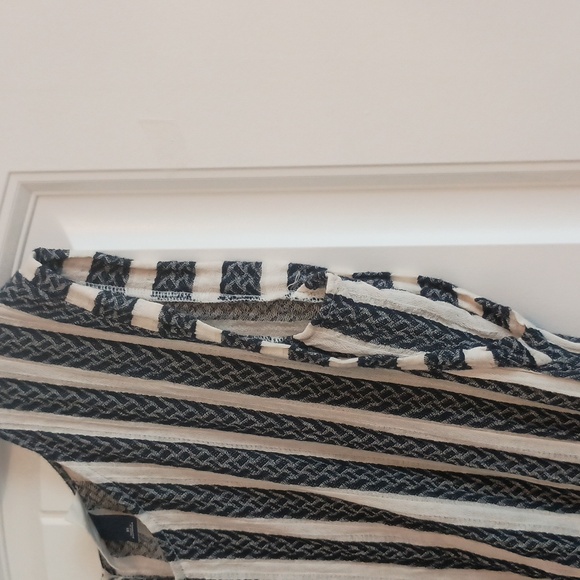 Universal Thread Romper - Picture 6 of 9